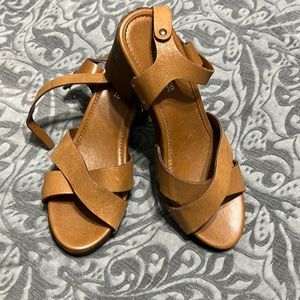 Size 9 Sophia Milano sandal wedge